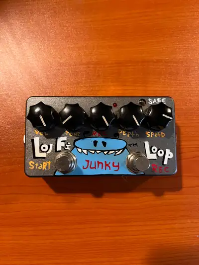 ZVEX Lo-Fi Junky Loop pedal, View more