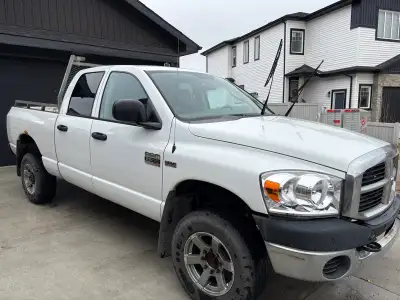 2009 Dodge Ram 2500 hemi Rust only on rear wheel wells. Solid truck, I drive this very day and it ha...
