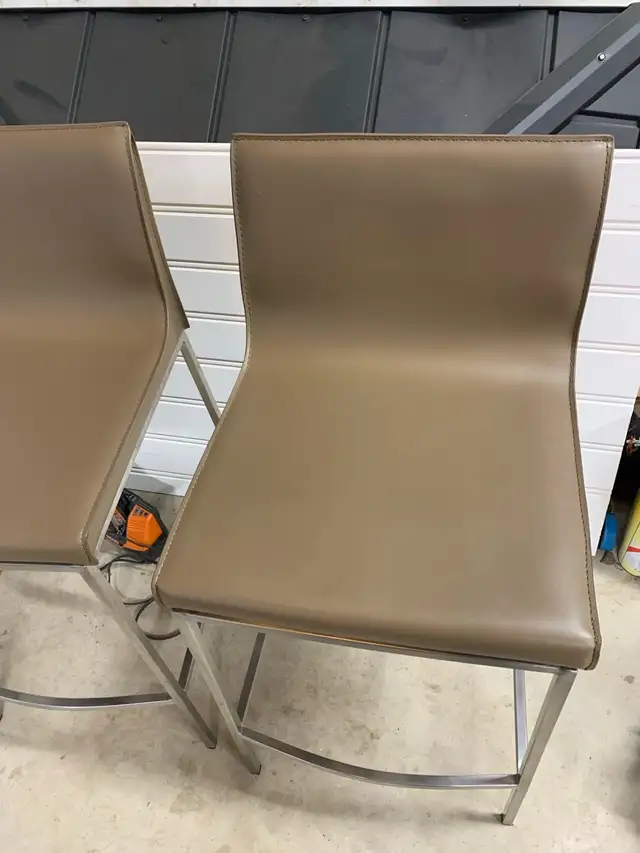 3 leather stools  in Dining Tables & Sets in Bedford - Image 2
