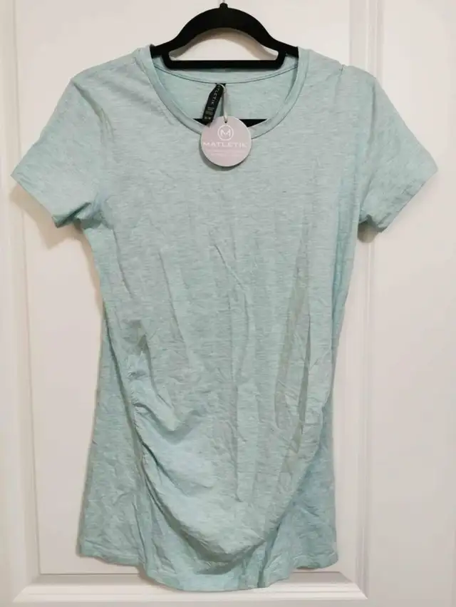 (NEW) Active Workout Maternity Shirts (Medium)64871932881923122