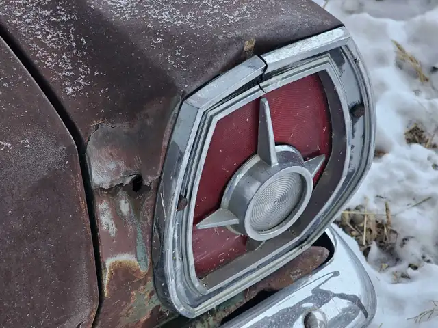 1965 Galaxie 500 4 dr for parts in Classic Cars in Grande Prairie - Image 4