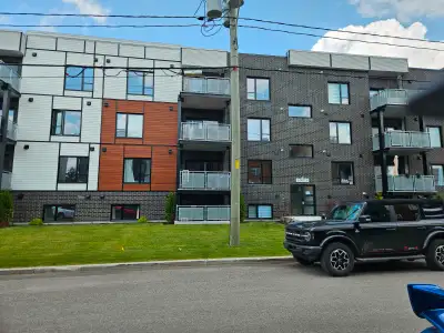 CONDO 41/2 EN LOCATION à Mirabel, St-Canut.