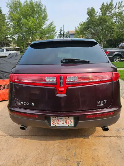 2011 Lincoln MKT for Sale. The low mileage car has the 3.5L twin-turbocharged V6 EcoBoost engine wit...