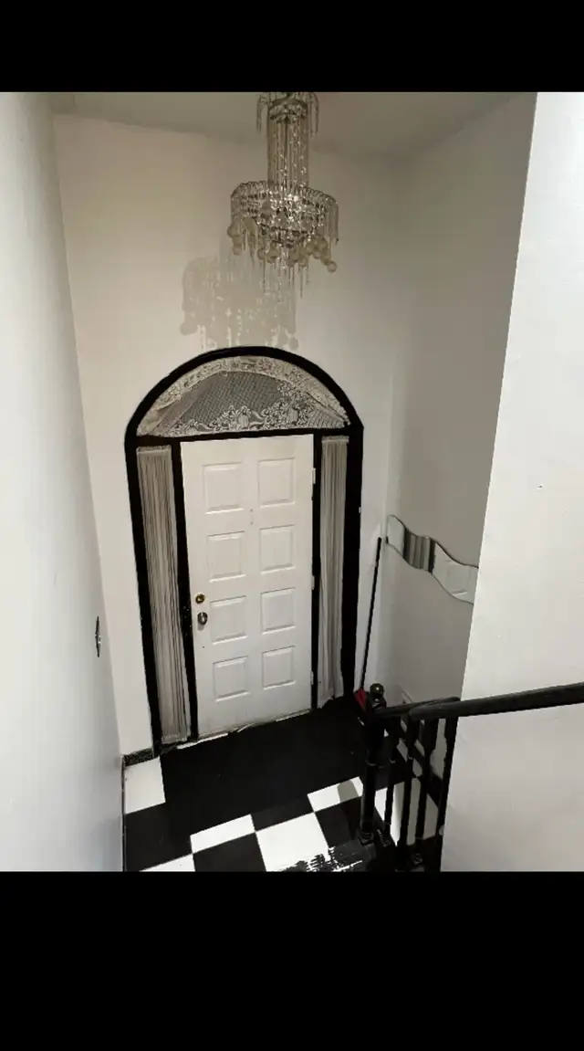 3 Bedroom, 2 Bathroom for rent - Sauare One