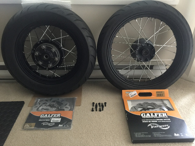 Triumph Bonneville Boober Wheels + new Galfer Wave Brake Rotors in Motorcycle Parts & Accessories in Vancouver - Image 2