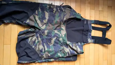 Thirtytwo Snowboard overall, View more