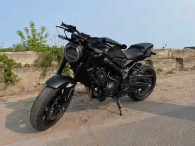 Selling my CB 650R, I am the first owner. I originally bought this bike from Hully Gully in 2023. It...