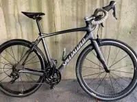 vélo Specialized Roubaix SL4 en très bonne condition à vendre. 