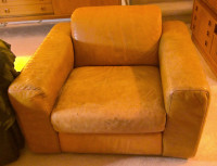 LEATHER CLUB CHAIR