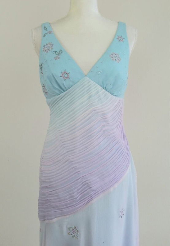 Size 1 LAUNDRY by Shelli Segal Y2K Unicorn Ombre Mermaid Silk-Ch in Women's - Dresses & Skirts in Markham / York Region