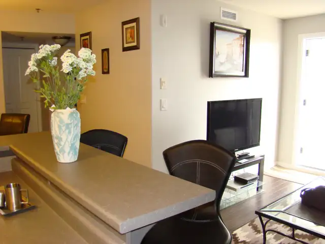 2Bedroom,2Bathroom, corner unit, underground parking Stonebridge63347541353347123