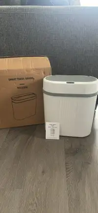 Brand new! Automatic Touchless Garbage Can
