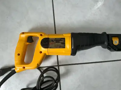 scie alternative DeWALT DW303M, View more