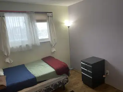 A Single Room for 1 person. No couples • Room comes furnished. • Heating, Wifi & Utilities are inclu...