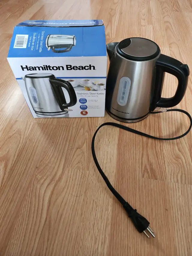 Hamilton Beach 1L Stainless Steel Kettle For Sale in Coffee Makers in Red Deer - Image 2