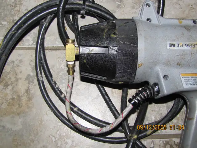 3M JET WELD 2 HOT GLUE TOOL in Hand Tools in Norfolk County - Image 5