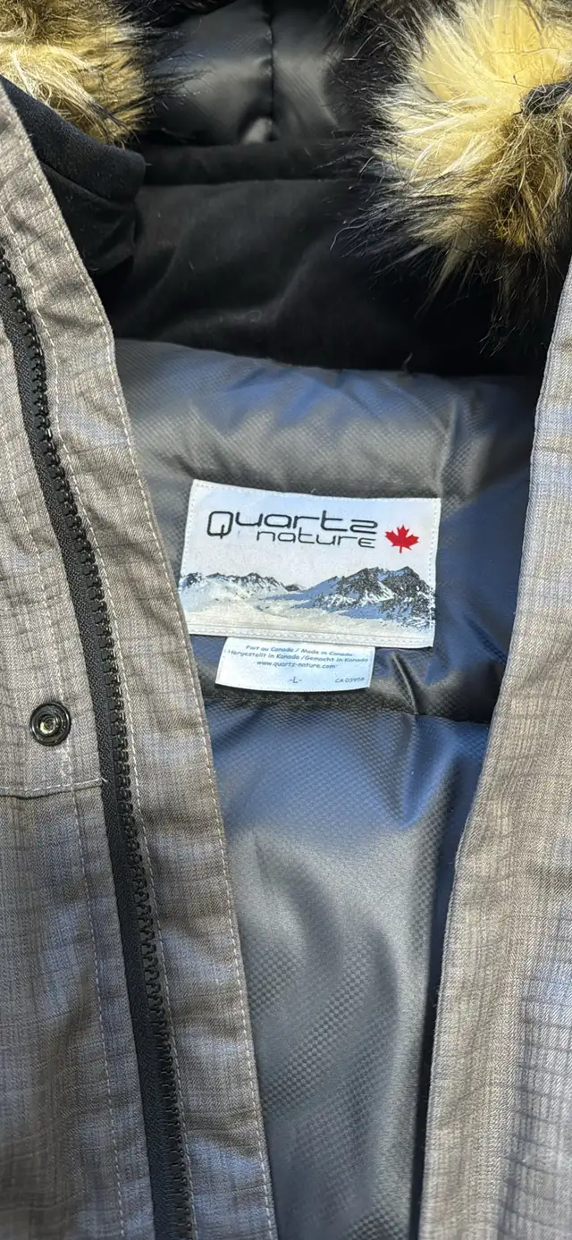 Quartz Men’s winter parka - Large in Men's in Strathcona County - Image 4
