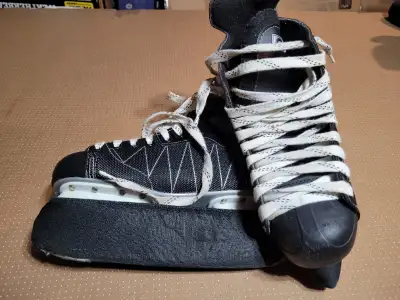 Intruder Hockey Skates - Men's size 6, View more