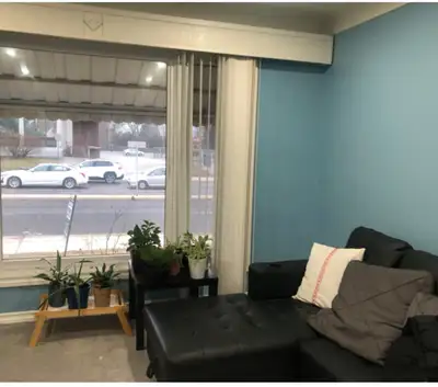 Room available in sharing from immediately for girl students. -Walking distance to Mohawk college an...