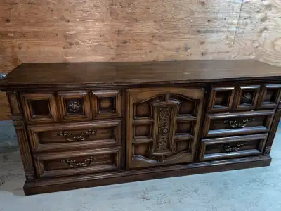 Delivery available! Deilcraft 9 Door Dresser. Two scuffs on top of dresser (as seen in photo). Great...