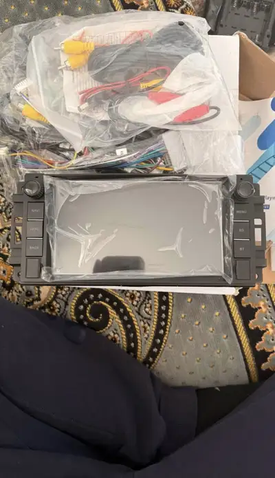 Brand new Universal car stereo Features: Wired/wireless CarPlay Touch screen display Built in GPS Su...
