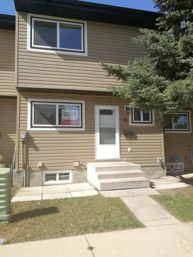 3 bedroom Townhome rental for sale