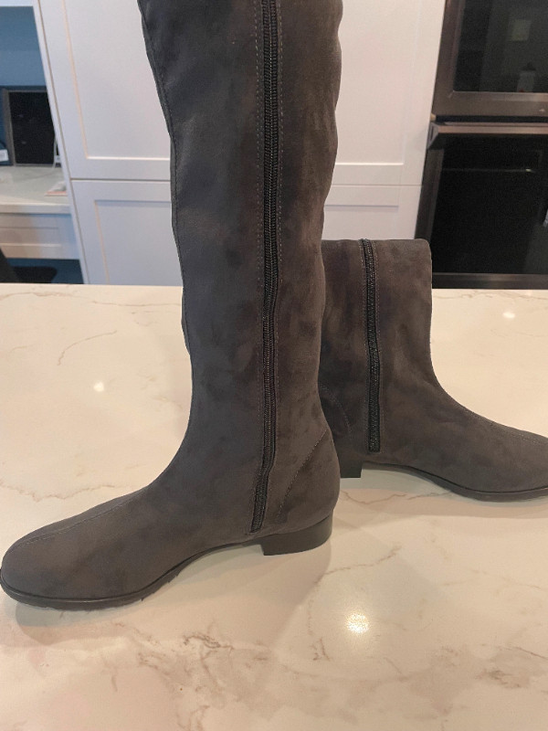 Ron White Grey Stretch Eco Suede Boot Size Euro 38/US 7.5/8 NEW in Women's - Shoes in Markham / York Region - Image 2