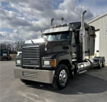 2015 MACK PINNACLE CHU613 505HP in Heavy Trucks in Saskatoon
