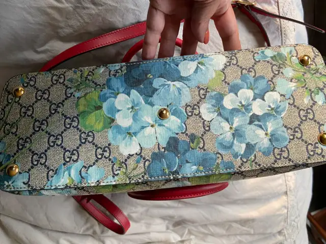 Gucci Bag in Women's - Bags & Wallets in Mississauga / Peel Region - Image 11