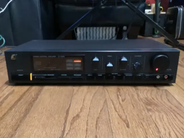 SANSUI B 1000 POWER AMPLIFIER/C 1000 STEREO PREAMPLIFIER in Stereo Systems & Home Theatre in City of Toronto - Image 8