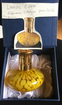 Lampe Éden aromatique , comme neuf 