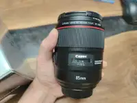 canon EF85 1.4 IS lens
