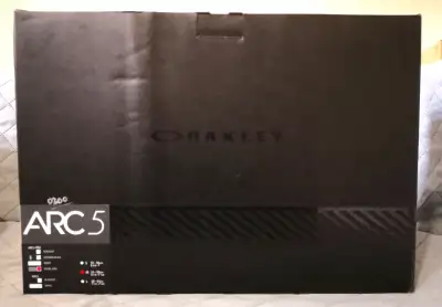 size M, color stone Gray Brand new and never used Retail price over 700 cad Be free to send msg Than...