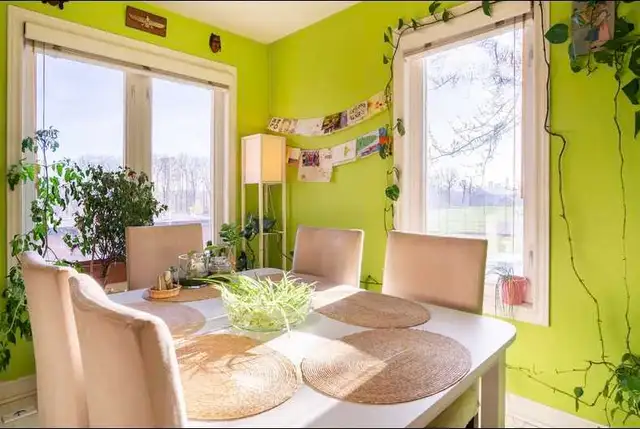 Toronto Winter Retreat! Cosy Fireplace + Warm Vibes! in Ontario in Canada - Image 4