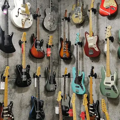 Basses électriques - Neuf & Usagé !, View more