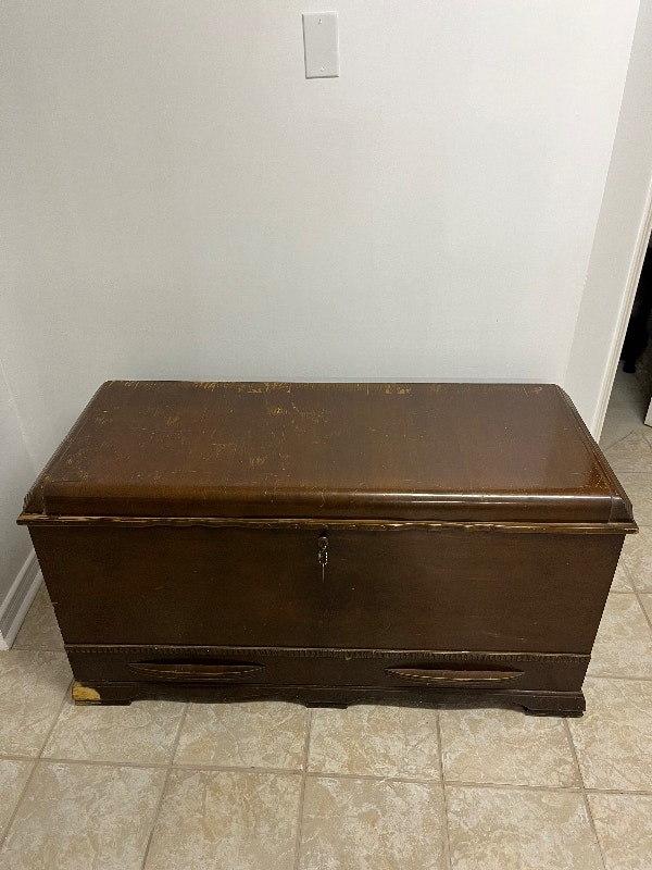 1948 Honderich Cedar Chest Dressers & Wardrobes Mississauga / Peel