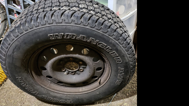 kit 5 pneus et roues rim tire 275/65 r18 dans Pneus et jantes  à Ouest de l’Île - Image 4