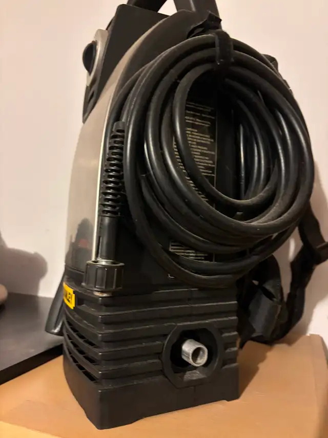 Washer pressure machine in Outdoor Tools & Storage in Hamilton - Image 2