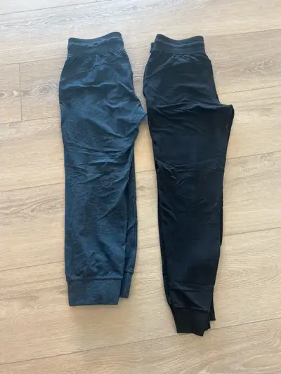 Lululemon Size 6 Joggers/Capri, View more