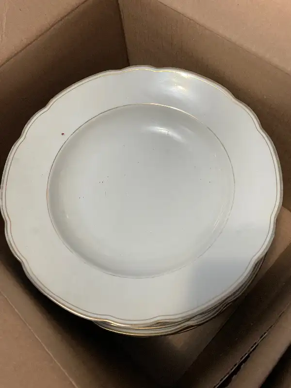 Shirnding Bavaria dish set in Kitchen & Dining Wares in City of Toronto - Image 2