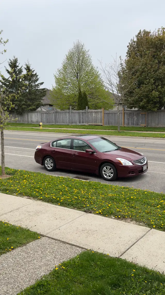 2010 nissan Altima for sale