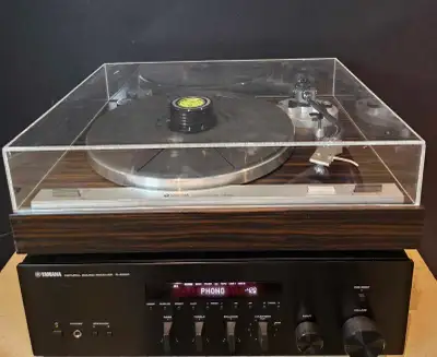 Yamaha YP-b2 Turntable and receiver, View more