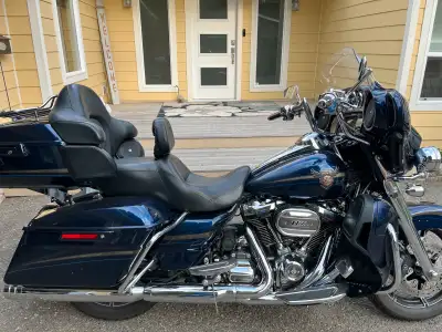 2018 FLHTKSE Ultra Limited CVO #147/ 1200 117 Cubic inches -CVO Ultra limited Legend blue -55,000 Km...