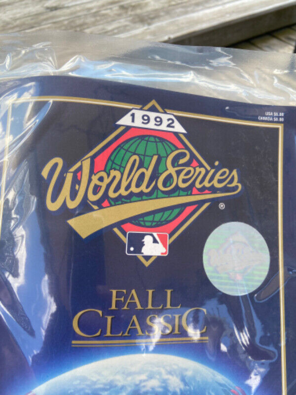 1992 World Series Official Souvenir Scorebook in Arts & Collectibles in St. Catharines - Image 2