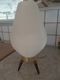 1960's   BEEHIVE TABLE LAMP