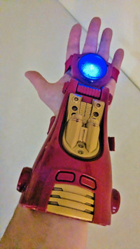 Iron Man Blaster with Lights / Blaster Iron Man avec Lumières