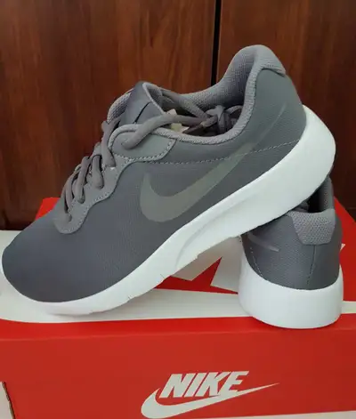 NIKE TANJUN WOMEN'S SIZE 7 BRAND NEW IN BOX , View more