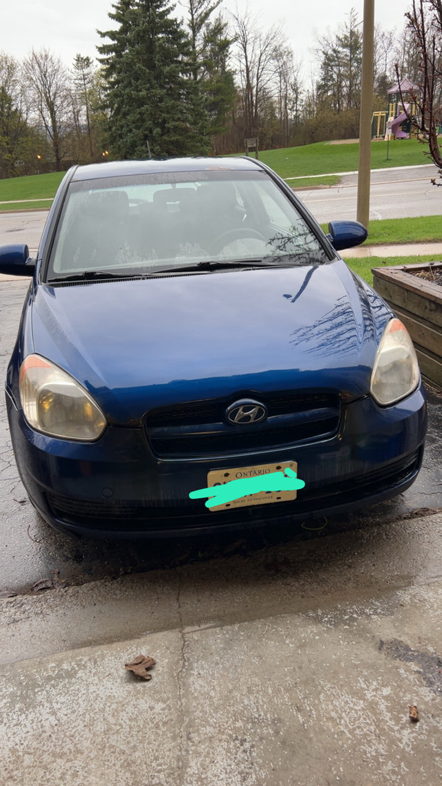 ON HOLD 2009 Hyundai accent in Cars & Trucks in Barrie