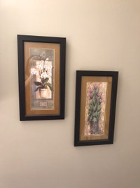 Set of 2 BEAUTIFUL FLORAL WALL PAINTINS    7 x 13 inches