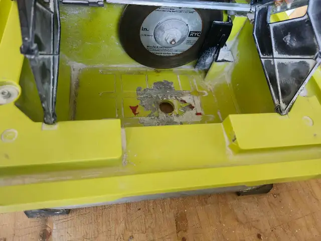 Ryobi Tile Saw in Power Tools in City of Toronto - Image 4